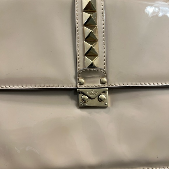 Rock Stud Valentino Handbag Beige! Patient Leather Large - Picture 8 of 10